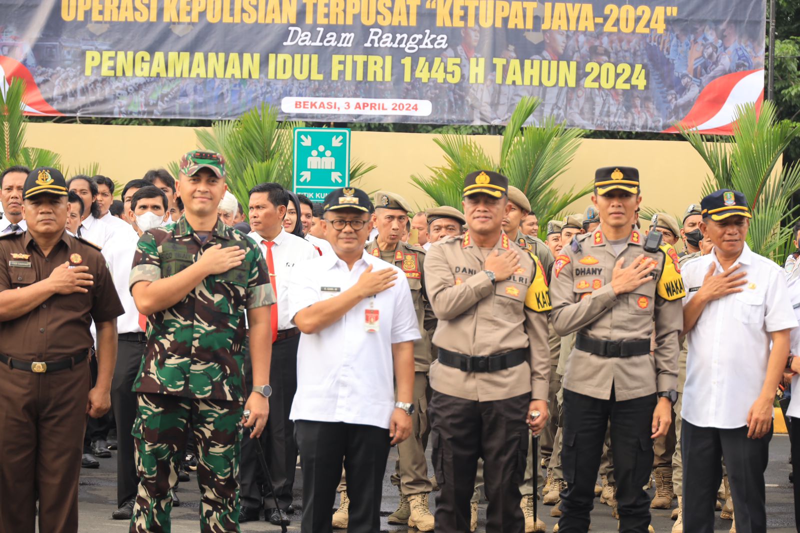Sekda Kota Bekasi Menghadiri Apel Operasi Ketupat Jaya